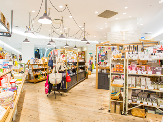 バースデイ バー ショップガイド Jrタワー 札幌駅から直結のショッピングセンター アピア エスタ パセオ 札幌ステラプレイス