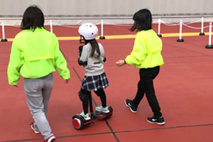 ③Mini-Segway test-ride event
